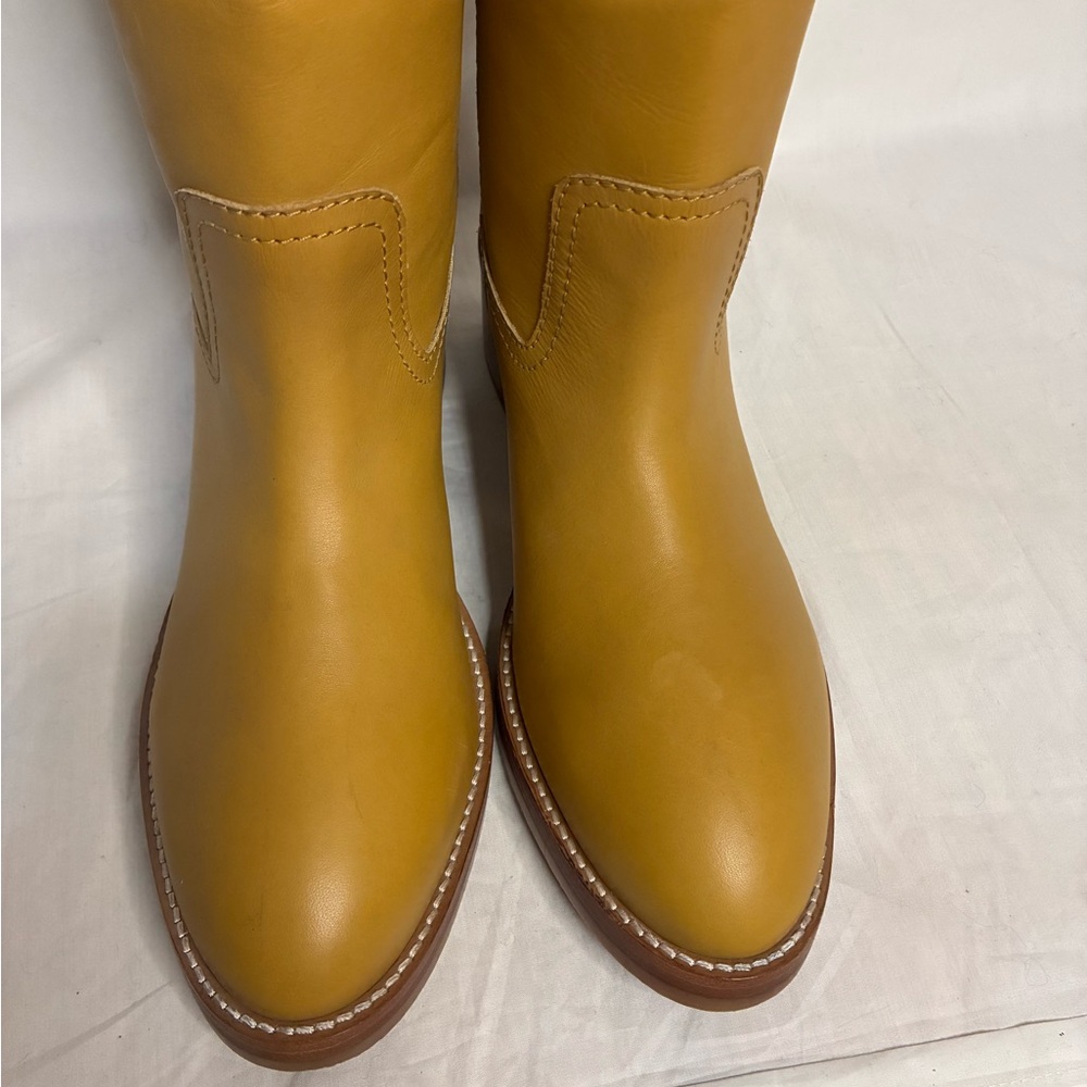 NEW. Frye Camryn Leather Boots Banana - Picture 6 of 14